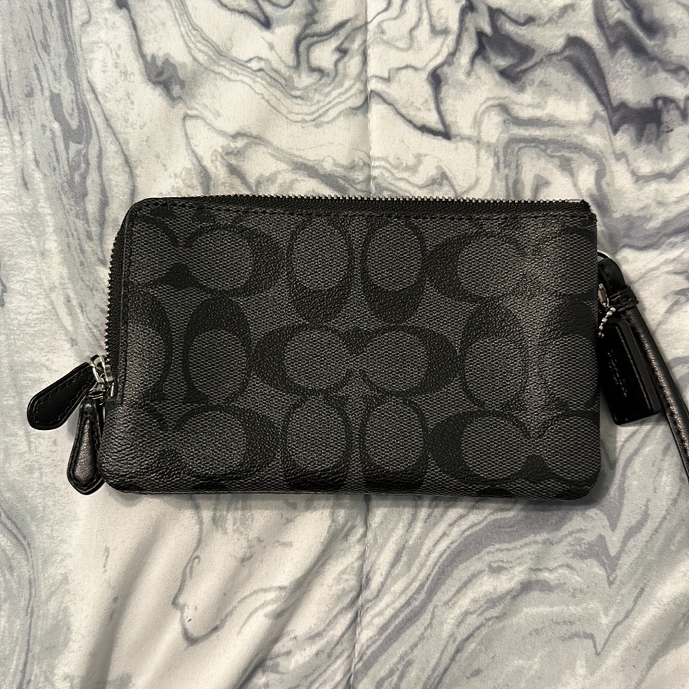 COACH Signature PVC Double Corner Zip Wristlet in Black Smoke/Black - Picture 2 of 7